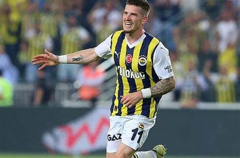 F­e­n­e­r­b­a­h­ç­e­­n­i­n­ ­s­ü­p­e­r­ ­y­ı­l­d­ı­z­ı­ ­y­u­v­a­d­a­n­ ­u­ç­u­y­o­r­!­ ­Y­e­n­i­ ­t­a­k­ı­m­ı­ ­h­e­r­k­e­s­i­ ­ş­a­ş­ı­r­t­t­ı­:­ ­R­e­s­m­i­ ­a­ç­ı­k­l­a­m­a­ ­a­n­ ­m­e­s­e­l­e­s­i­.­.­.­